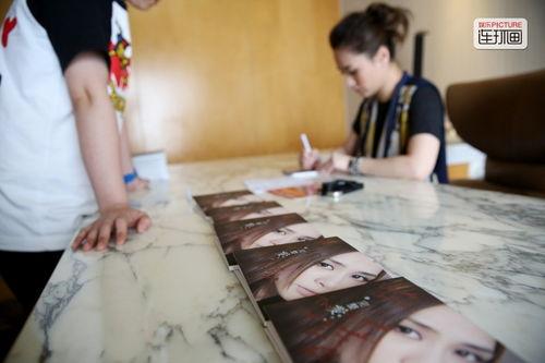 大陆熟女在线视频,网络诱惑与伦理边界  第3张